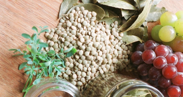 Simpatias para fazer na noite de Natal 2 lentilha uvas e arruda 600x319 1