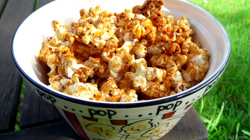 Como fazer Pipoca Doce (A Melhor Receita Caramelada!!) 11 pipoca doce simples 865x487 1