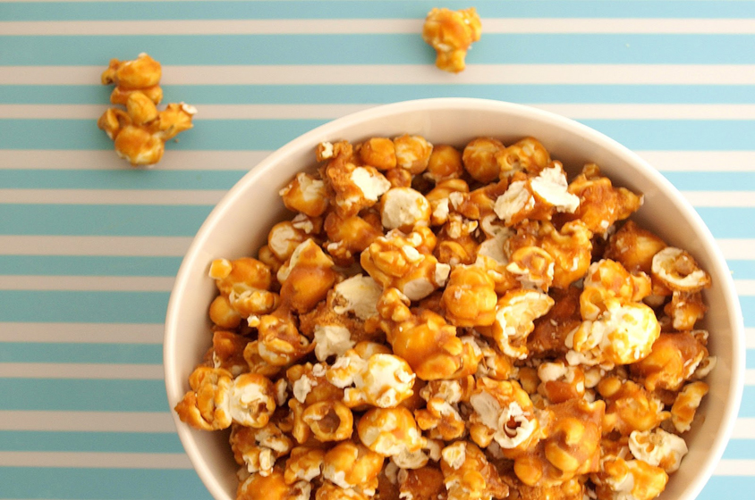 Como fazer Pipoca Doce (A Melhor Receita Caramelada!!) 9 pipoca doce simples e facil de fazer